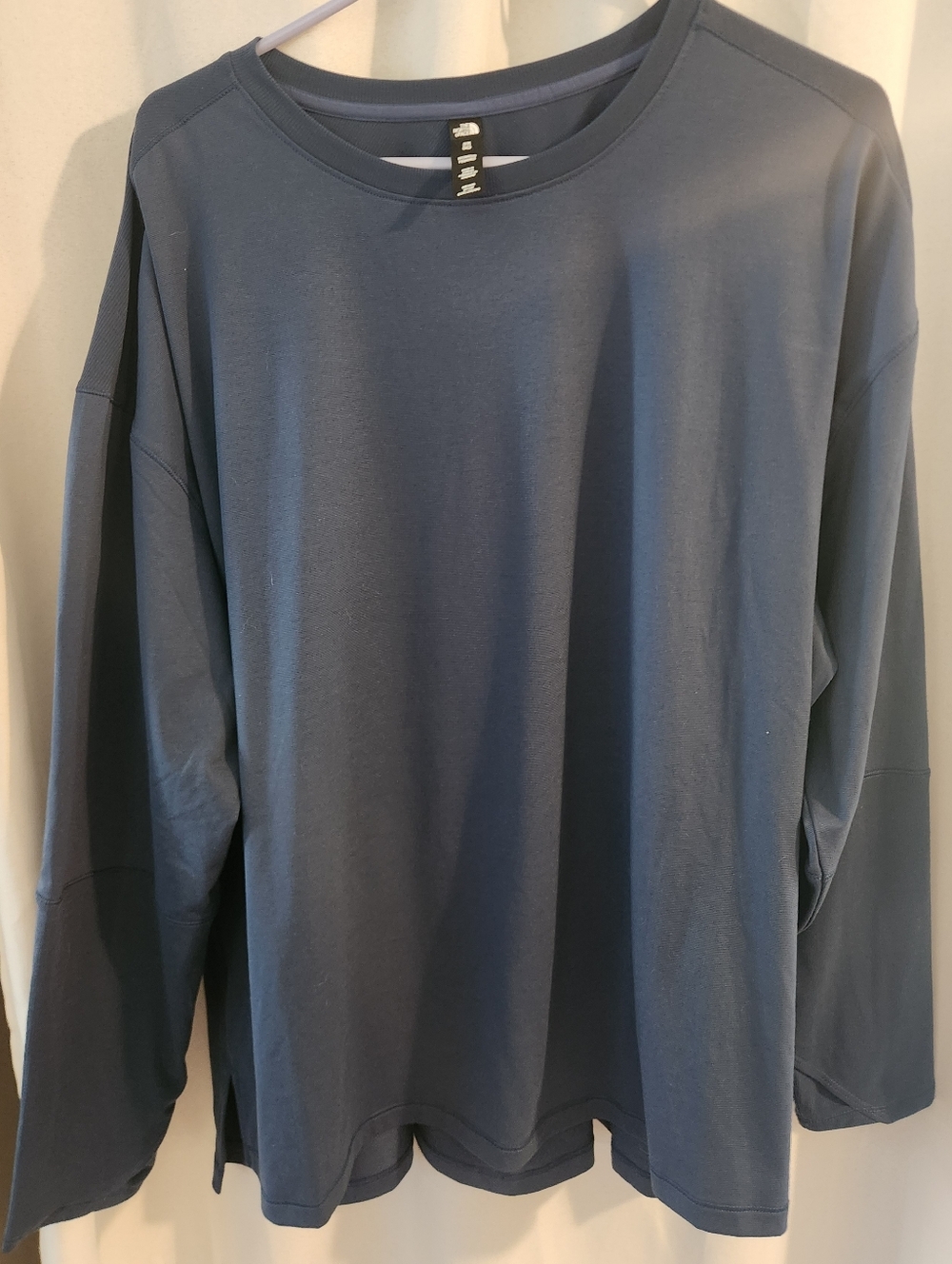 The North Face Women's Slate Navy Long-Sleeve Crew